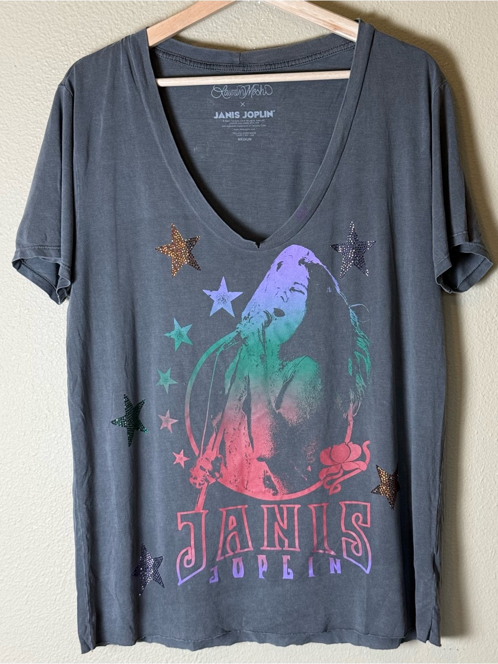 Lauren Moshi x Janis Joplin Graphic V-Neck Distressed Tee Vintage Gray Medium - Picture 2 of 8